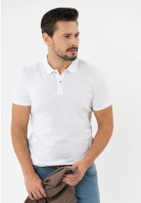 Volcano - Polo męskie O-CANYON. Typ kołnierza: polo. Materiał: tkanina, materiał, prążkowany, bawełna, jeans. Długość: krótkie. Wzór: napisy, ze splotem. Styl: klasyczny #1