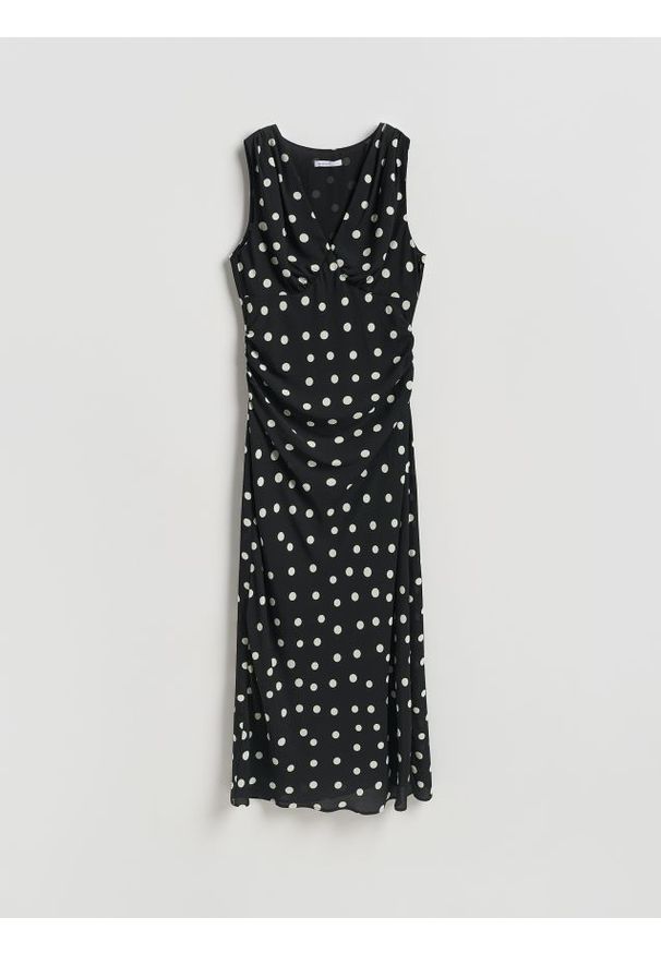 Reserved - Sukienka midi w grochy - czarny. Kolor: czarny. Materiał: tkanina. Wzór: grochy. Długość: midi