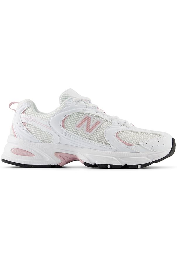 Buty damskie New Balance U530CSA – białe. Kolor: biały. Materiał: materiał, syntetyk. Szerokość cholewki: normalna. Sezon: lato. Sport: turystyka piesza