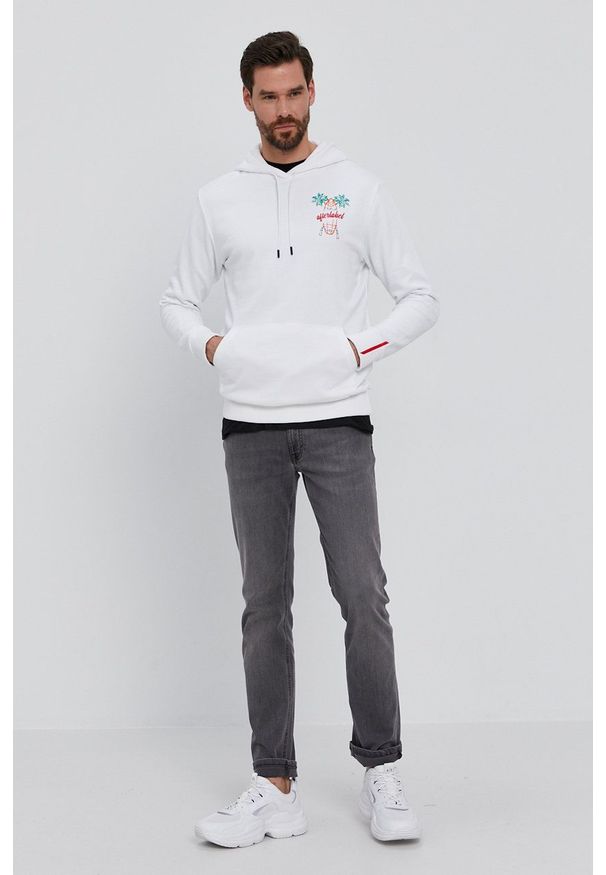 After Label Bluza męska kolor biały z kapturem z aplikacją. Okazja: na co dzień. Typ kołnierza: kaptur. Kolor: biały. Wzór: aplikacja. Styl: casual