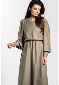 Infinite You - Elegancka sukienka rozkloszowana z długim rękawem zielona. Kolor: brązowy, zielony. Długość rękawa: długi rękaw. Styl: elegancki #2