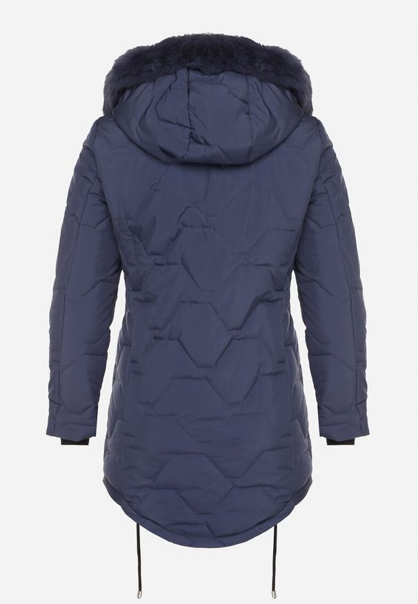 Born2be - Niebieska Klasyczna Kurtka z Pikowanymi Przeszyciami i Kapturem z Futerkiem Raffisa. Okazja: na co dzień. Kolekcja: plus size. Kolor: niebieski. Materiał: futro. Styl: klasyczny