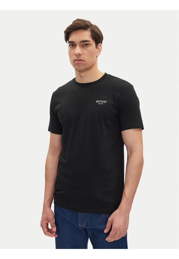 Mustang T-Shirt Austin 1016273 Czarny Regular Fit. Kolor: czarny. Materiał: bawełna