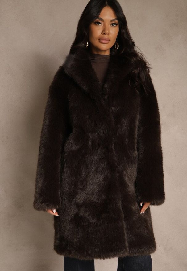 Renee - Brązowy Długi Futrzany Płaszcz Otirona. Okazja: na co dzień, na imprezę. Kolor: brązowy. Materiał: futro. Długość: długie. Sezon: jesień, zima. Styl: elegancki, casual