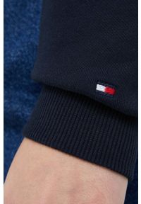 TOMMY HILFIGER - Tommy Hilfiger bluza bawełniana damska kolor granatowy z kapturem z aplikacją. Okazja: na co dzień. Typ kołnierza: kaptur. Kolor: niebieski. Materiał: bawełna. Wzór: aplikacja. Styl: casual #4