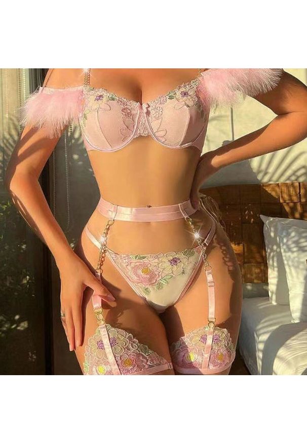 Intica - Komplet bielizny z łańcuszkiem i piórkami na specjalne okazje Sudie. Kolor: różowy. Materiał: tkanina. Wzór: haft