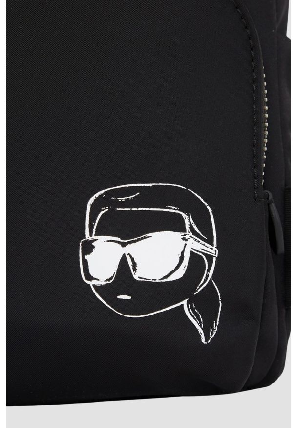 Karl Lagerfeld - KARL LAGERFELD Czarny plecak Ikon Nylon Outline. Kolor: czarny. Materiał: nylon. Wzór: paski. Styl: elegancki