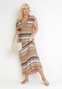 Born2be - Beżowa Rozkloszowana Sukienka Maxi z Gumką w Pasie i Kopertowym Dekoltem Orela. Kolor: beżowy. Materiał: tkanina. Sezon: lato, wiosna. Typ sukienki: kopertowe. Długość: maxi #5