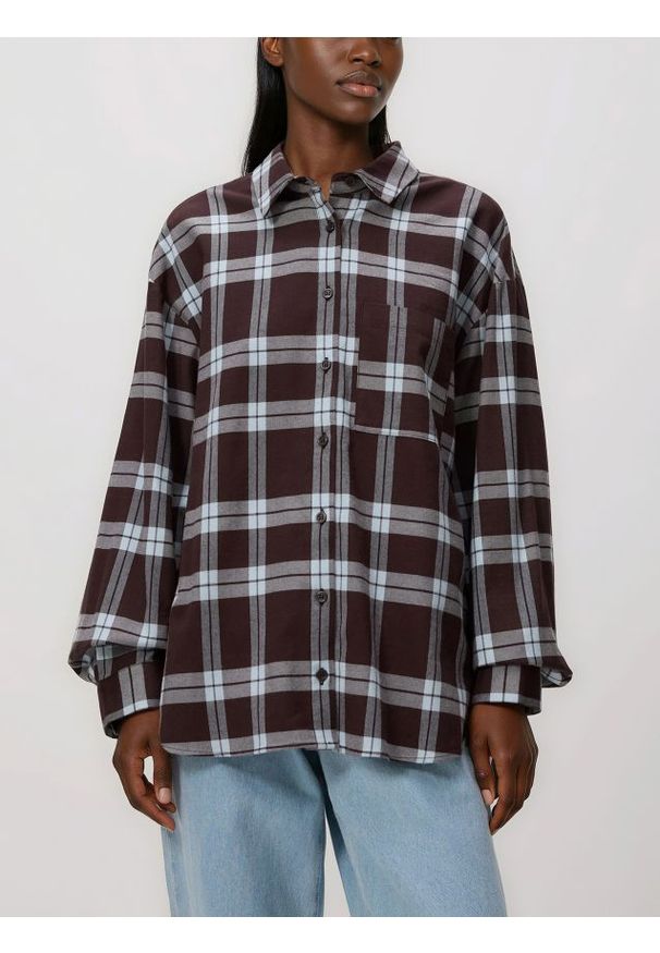 Reserved - Koszula w kratę - ciemnobrązowy. Kolor: brązowy. Materiał: tkanina, bawełna, wiskoza