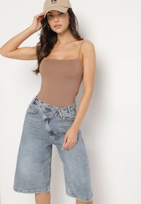 Born2be - Niebieskie Szorty Jeansowe Bermudy z Asymetrycznym Zapięciem Liladea. Okazja: na co dzień. Kolor: niebieski. Materiał: jeans. Długość: długie. Styl: elegancki, casual #3