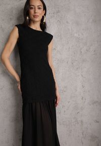 Renee - Czarna Ażurowa Sukienka z Transparentnym Dołem i Usztywnionymi Ramionami Semiris. Kolor: czarny. Wzór: ażurowy. Styl: klasyczny #4