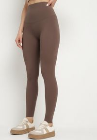 Born2be - Brązowe Klasyczne Legginsy z Wysokim Stanem Melio. Okazja: na co dzień. Stan: podwyższony. Kolor: brązowy. Materiał: materiał. Styl: klasyczny