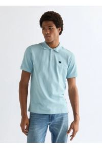Wrangler - MESKA KOSZULKA WRANGLER POLO SHIRT FORGET ME NOT 112378001. Typ kołnierza: polo #1