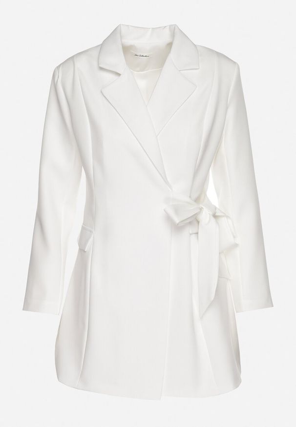 Born2be - Biała Kopertowa Sukienka z Imitacją Kieszeni Talriti. Kolor: biały. Typ sukienki: kopertowe. Styl: elegancki