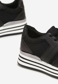 Born2be - Czarne Brokatowe Sneakersy na Piankowej Podeszwie Takamas. Nosek buta: okrągły. Zapięcie: sznurówki. Kolor: czarny. Materiał: materiał. Sezon: wiosna, lato, jesień. Obcas: na obcasie. Wysokość obcasa: niski #2