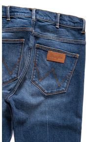 Wrangler - WRANGLER RETRO STRAIGHT RETRO BLUE W27VKW85Q. Stan: podwyższony. Styl: retro #6