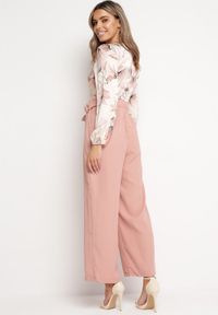 Born2be - Różowy Kombinezon z Szerokimi Nogawkami z Kwiatową Górą i Paskiem z Klamrą Ilanvi. Okazja: na co dzień. Kolor: różowy. Długość rękawa: długi rękaw. Długość: długie. Wzór: kwiaty. Styl: casual #3