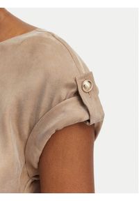 Guess Sukienka codzienna W6GK50 W1950 Beżowy ciemny Regular Fit. Okazja: na co dzień. Kolor: beżowy. Materiał: lyocell, wiskoza. Typ sukienki: proste. Styl: casual #5