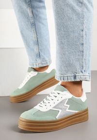 Renee - Jasnozielone Sneakersy w Stylu Tenisówek Ozdobione Geometrycznym Wzorem Tolivanna. Okazja: na co dzień. Zapięcie: sznurówki. Kolor: zielony. Materiał: jeans. Wzór: geometria, aplikacja #3