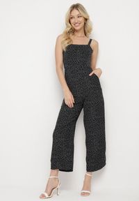 Born2be - Czarny Kombinezon Aereira. Okazja: na co dzień, na imprezę. Kolor: czarny. Długość rękawa: na ramiączkach. Długość: długie. Wzór: aplikacja, kropki. Sezon: lato. Styl: casual #1
