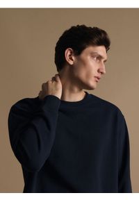 Reserved - Bawełniana bluza oversize - granatowy. Kolor: niebieski. Materiał: bawełna #1