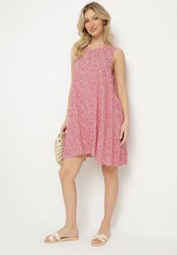 Born2be - Czerwona Bawełniana Rozkloszowana Sukienka Ozdobiona Kwiatami i Guzikami Lisavella. Okazja: na co dzień, na spacer. Kolor: czerwony. Materiał: bawełna. Wzór: aplikacja, kwiaty. Sezon: lato. Styl: klasyczny, casual, elegancki #6