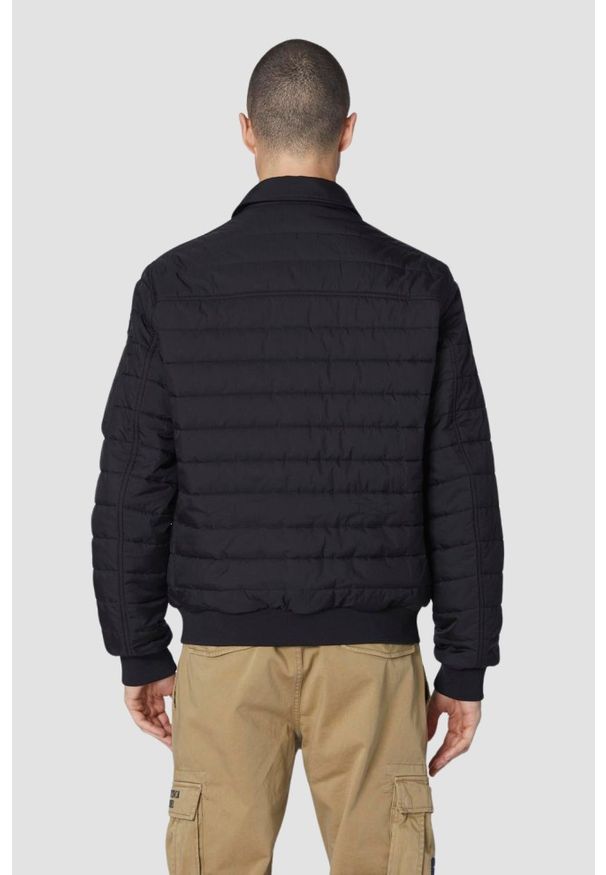 Aeronautica Militare - AERONAUTICA MILITARE Czarna męska kurtka Quilted Ripstop Pilot. Kolor: czarny. Materiał: syntetyk. Styl: elegancki
