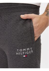 TOMMY HILFIGER - Tommy Hilfiger Spodnie dresowe UM0UM02983 Szary Regular Fit. Kolor: szary. Materiał: bawełna, syntetyk #5