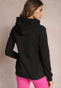 Renee - Czarna Ocieplona Bluza z Kapturem Ozdobiona Naszywką i Napisem Eirellia. Typ kołnierza: kaptur. Kolor: czarny. Materiał: polar, dzianina, tkanina. Wzór: napisy, aplikacja