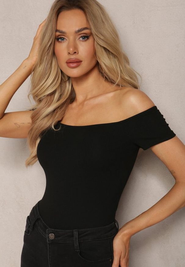 Renee - Czarny Bawełniany T-shirt Top z Hiszpańskim Dekoltem Ertalissa. Okazja: na co dzień. Kolor: czarny. Materiał: bawełna. Długość: krótkie. Sezon: lato. Styl: casual