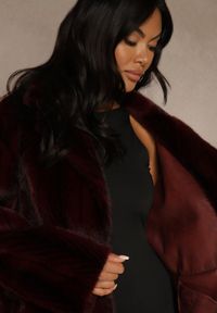 Renee - Bordowy Futrzany Płaszcz Oversize z Kieszeniami z Klapami Zellnessa. Okazja: na co dzień. Kolor: czerwony. Materiał: futro. Styl: casual #4