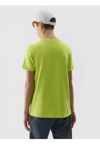 4F JUNIOR - T-shirt z bawełny organicznej z nadrukiem chłopięcy - żółty. Okazja: na co dzień. Kolor: żółty. Materiał: bawełna. Wzór: nadruk. Sezon: lato. Styl: casual, sportowy