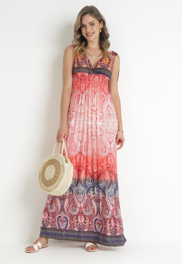 Born2be - Czerwona Rozkloszowana Sukienka Maxi z Cienkimi Gumkami w Pasie i Kopertowym Dekoltem Clothilda. Typ kołnierza: dekolt kopertowy. Kolor: czerwony. Sezon: lato, wiosna. Typ sukienki: kopertowe. Długość: maxi