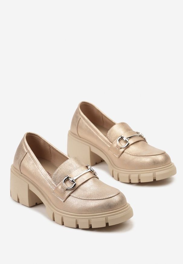 Renee - Różowe Półbuty na Słupku i Platformie w Stylu Mokasynów z Metalową i Skórzaną Wkładką Klamrą Volea. Zapięcie: klamry. Kolor: różowy. Materiał: skóra. Obcas: na platformie. Styl: elegancki. Wysokość obcasa: średni