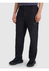4f - 4F Spodnie casual cargo męskie - czarne XXL. Kolor: czarny. Materiał: tkanina, bawełna