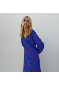 Reserved - Wzorzysta sukienka z wiskozy - Granatowy. Kolor: niebieski. Materiał: wiskoza #1