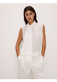 Reserved - Bluzka z wiązanym szalem - biały. Kolor: biały. Materiał: tkanina. Wzór: gładki
