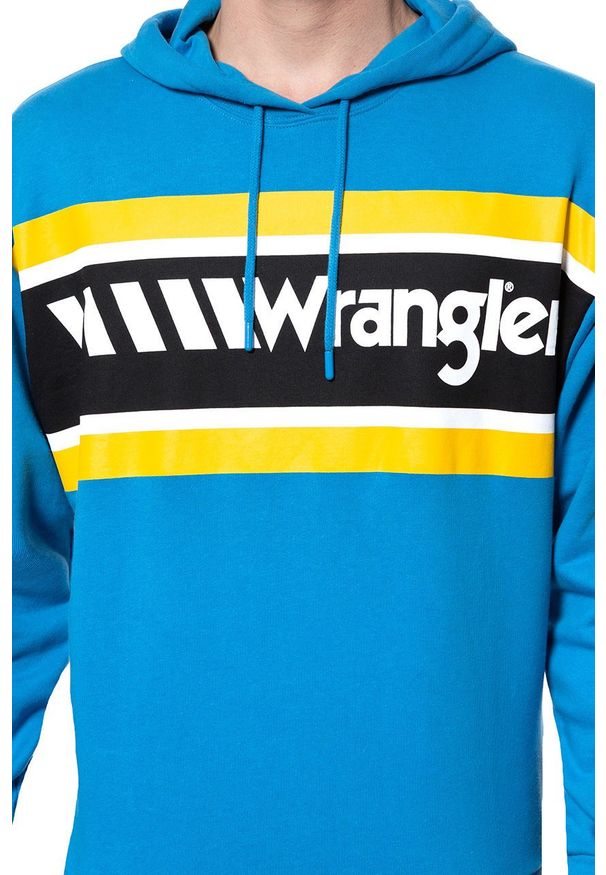 Wrangler - BLUZA WRANGLER B&Y HOODIE MEDITERRANEAN BLUE W6610HABR 112130642. Typ kołnierza: kaptur. Wzór: kolorowy
