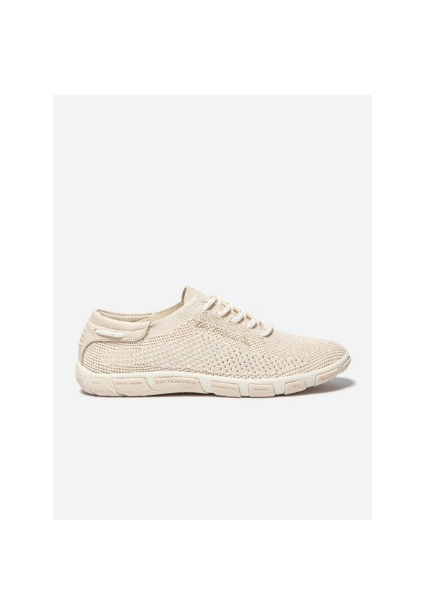 Niskie buty damskie TBS Jazaria. Kolor: beżowy. Materiał: skóra
