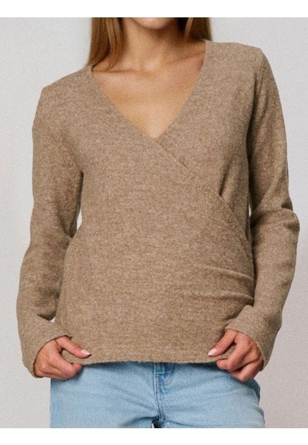Sinsay - Sweter z kopertowym dekoltem z domieszką wełny - brązowy. Kolor: brązowy. Materiał: wełna