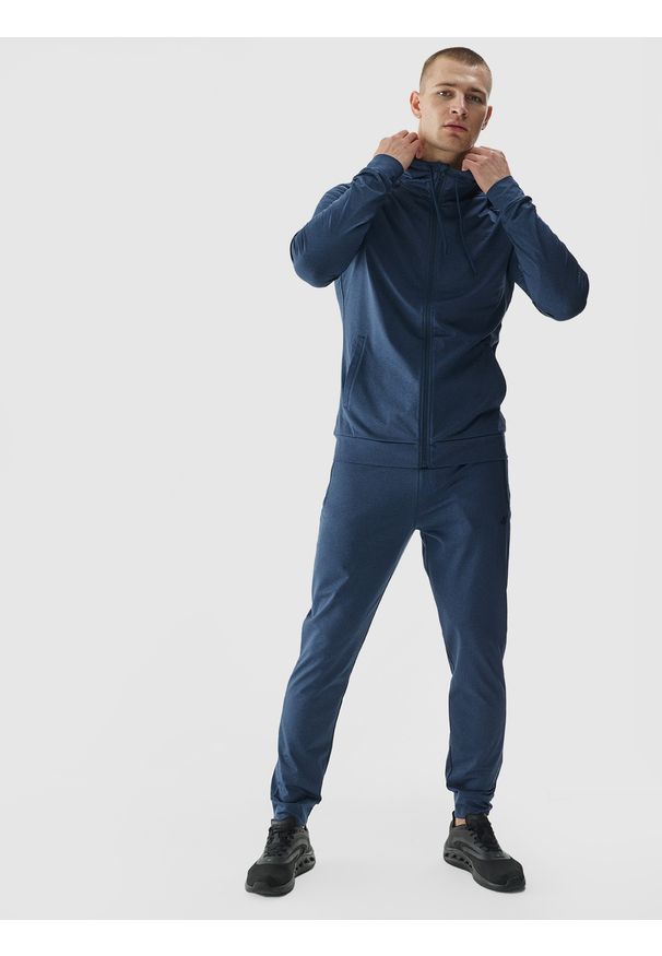 4f - 4F Spodnie treningowe szybkoschnące męskie - granatowe 3XL. Kolor: niebieski. Materiał: dzianina, materiał, syntetyk, włókno, elastan. Wzór: ze splotem, jednolity. Sport: fitness