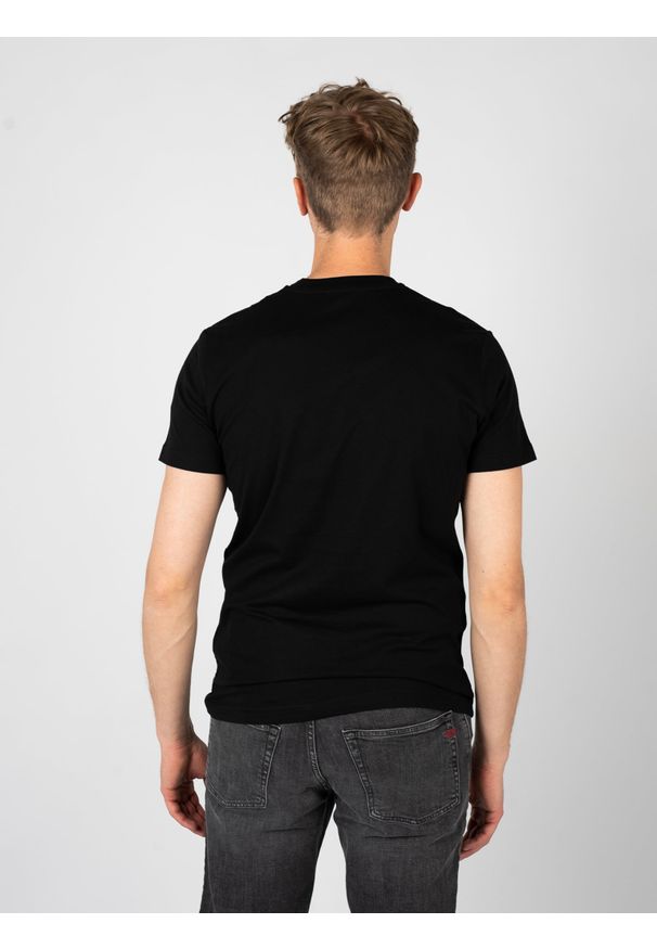 Diesel T-shirt "T-Diegor" | A10376-0GRAI | Mężczyzna | Czarny. Okazja: na co dzień. Kolor: czarny. Materiał: bawełna. Wzór: nadruk. Styl: elegancki, klasyczny, casual