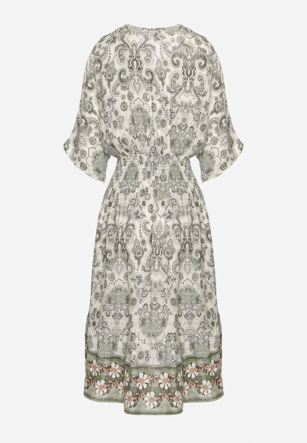 Born2be - Ciemnozielona Sukienka z Wiskozy w Ornamentalny Wzór z Szeroką Gumką w Pasie Tanissla. Okazja: na spotkanie biznesowe, do pracy, na randkę, na co dzień. Typ kołnierza: dekolt w kształcie V. Kolor: zielony. Materiał: wiskoza. Długość rękawa: krótki rękaw. Sezon: wiosna, lato. Styl: elegancki, casual, klasyczny, biznesowy