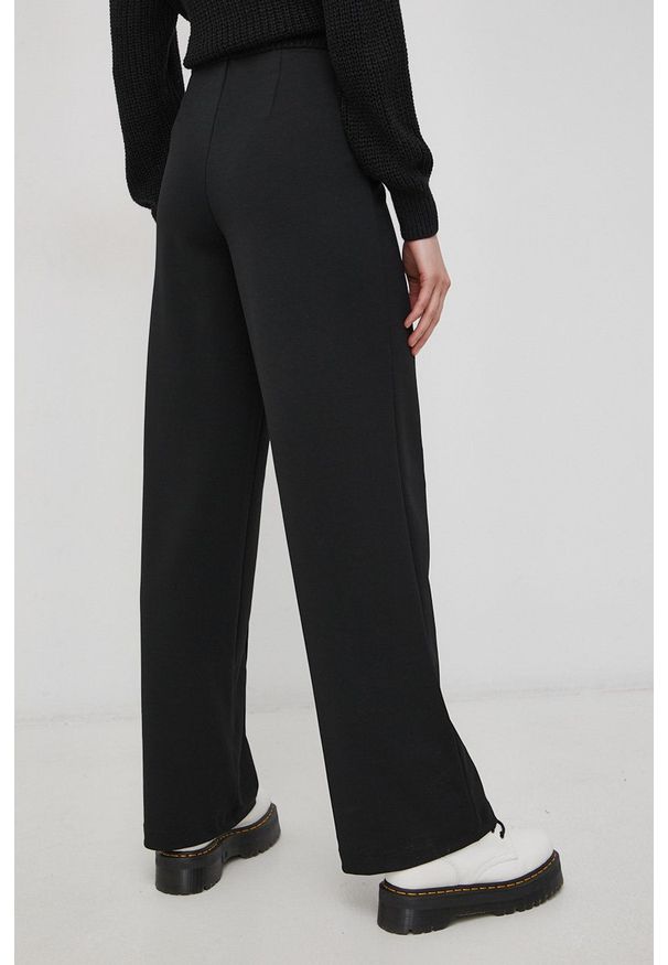 Vero Moda - Spodnie. Stan: podwyższony. Kolor: czarny. Materiał: tkanina