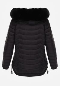 Born2be - Czarna Pikowana Kurtka Przejściowa z Kapturem i Ściągaczami po Bokach Fezika. Okazja: na spacer, na co dzień. Typ kołnierza: kaptur. Kolor: czarny. Materiał: futro, poliester, jeans. Styl: casual #4