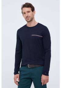 TOMMY HILFIGER - Tommy Hilfiger longsleeve bawełniany kolor granatowy z nadrukiem. Kolor: niebieski. Materiał: bawełna. Długość rękawa: długi rękaw. Długość: długie. Wzór: nadruk. Styl: klasyczny #2