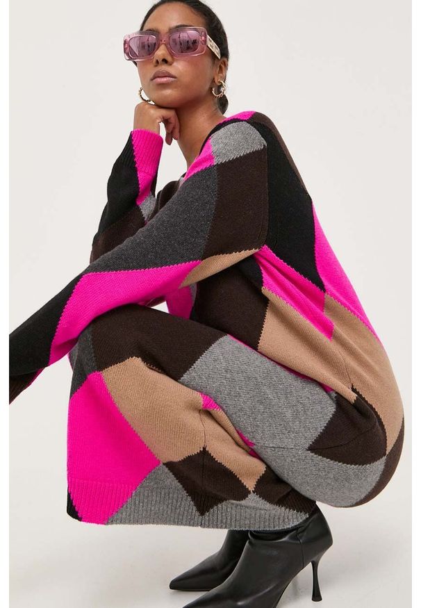 Liviana Conti sukienka wełniana midi prosta. Materiał: wełna. Długość rękawa: długi rękaw. Typ sukienki: proste. Styl: klasyczny. Długość: midi