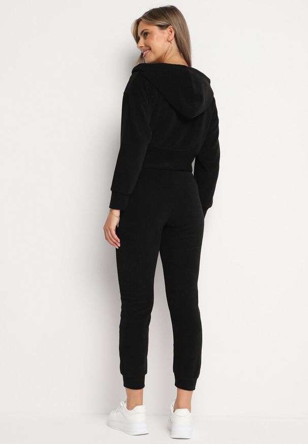 Born2be - Czarny Komplet Dresowy z Bawełną Bluza z Kapturem i Spodnie z Gumką w Talii Neseria. Kolor: czarny. Materiał: dresówka, bawełna