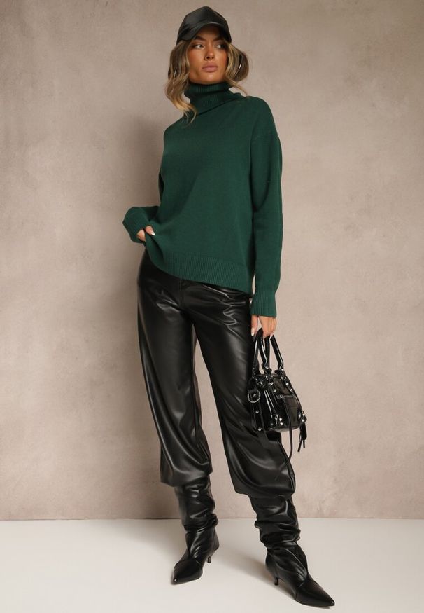 Renee - Zielony Golf z Dodatkiem Kaszmiru z Przeszyciami po Bokach Avenella. Okazja: na spotkanie biznesowe. Typ kołnierza: golf. Kolor: zielony. Materiał: kaszmir. Styl: klasyczny, elegancki, biznesowy