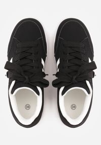 Renee - Czarno-Białe Sneakersy Basic z Paskami na Boku Adila. Okazja: na co dzień. Zapięcie: pasek. Kolor: czarny. Materiał: jeans. Wzór: paski. Obcas: na płaskiej podeszwie #2